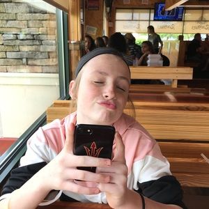 Meet your Posher, Alana